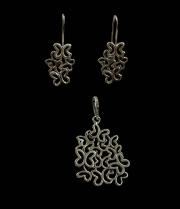 6151 - Set aretes y dije mariposa